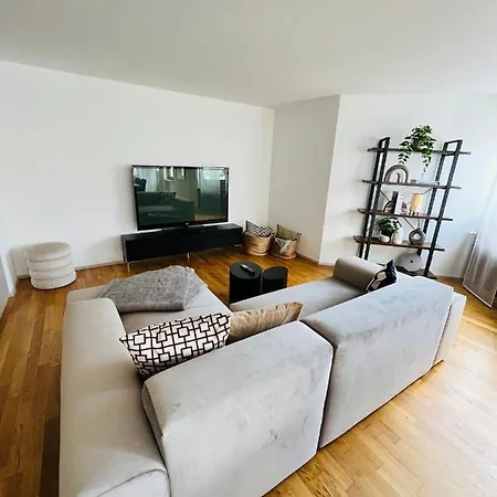 Schoene 75qm In Eningen / Metzingen Apartman