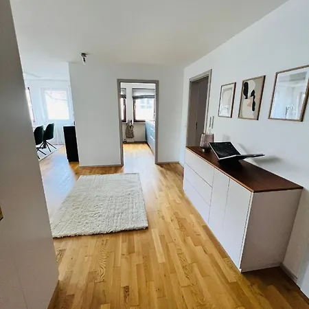 Schoene 75qm In Eningen / Metzingen Apartman